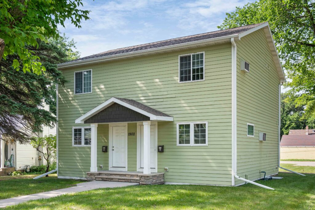 1902 1st Ave N - A, Grand Forks, ND 58203