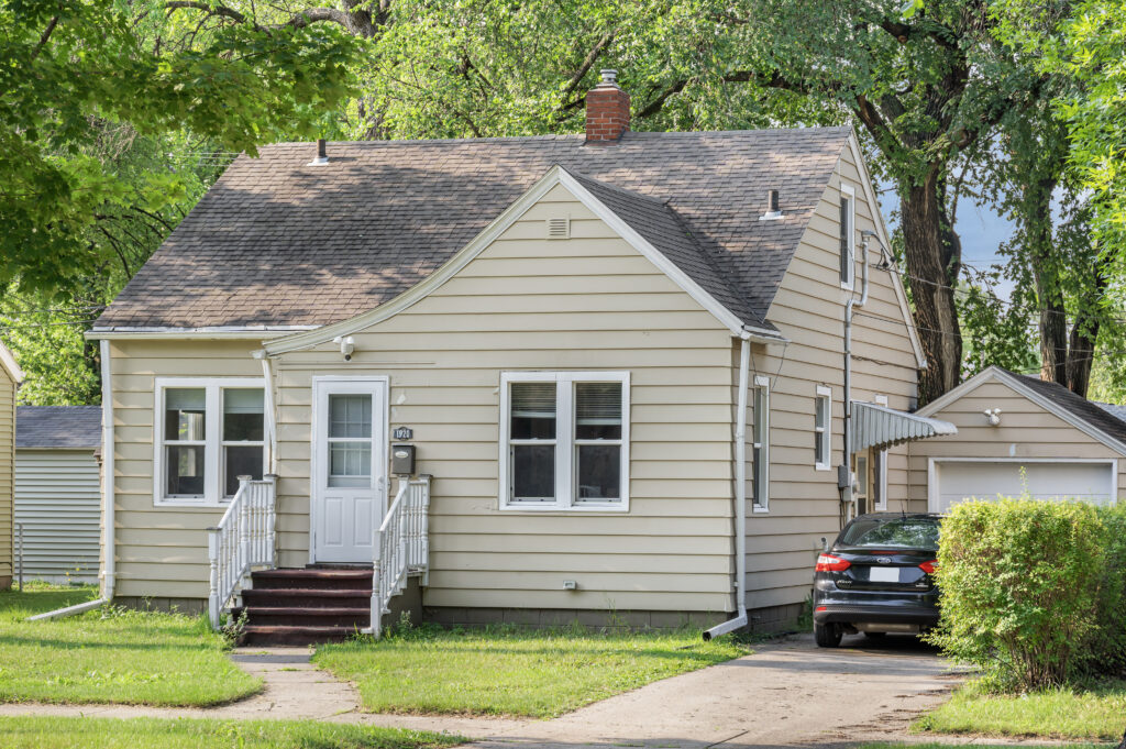 1920 University Ave, Grand Forks, ND 58203