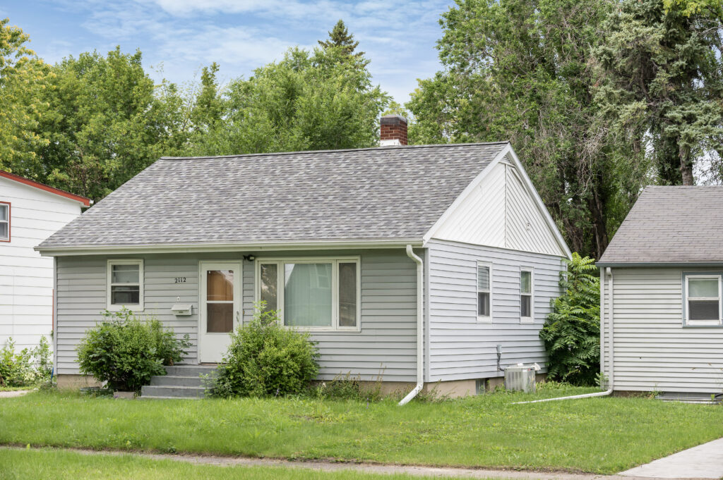2112 1st Ave N, Grand Forks, ND 58203