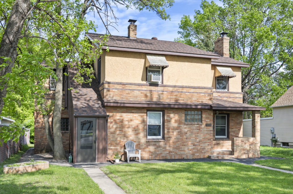 506 Central Ave NW #2, East Grand Forks, MN 56721