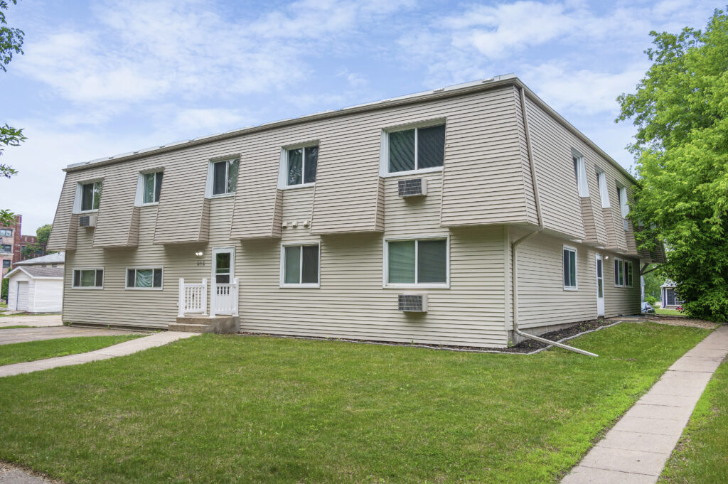 515 Oxford St. #1, Grand Forks, ND 58203
