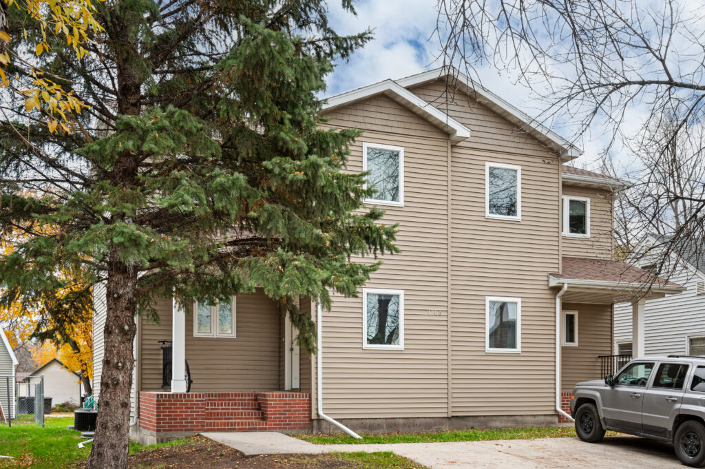 1706 Dyke Ave Unit B, Grand Forks, ND 58203