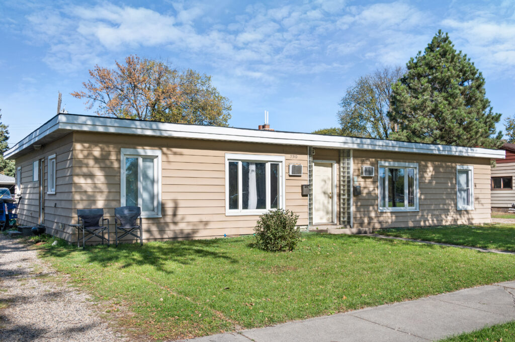 2310 6th Ave N, Grand Forks, ND 58203