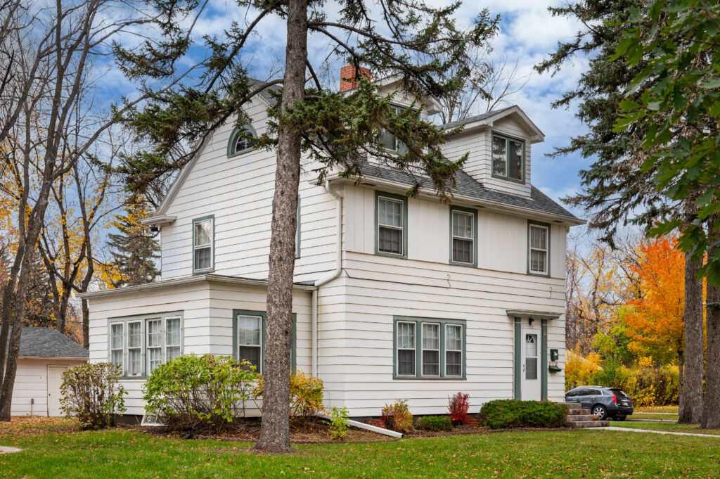 411 Hamline St, Grand Forks, ND 58203