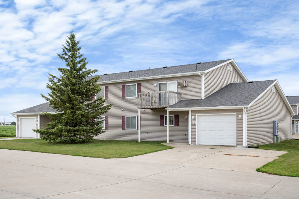 1608 Spruce, East Grand Forks, MN 56721
