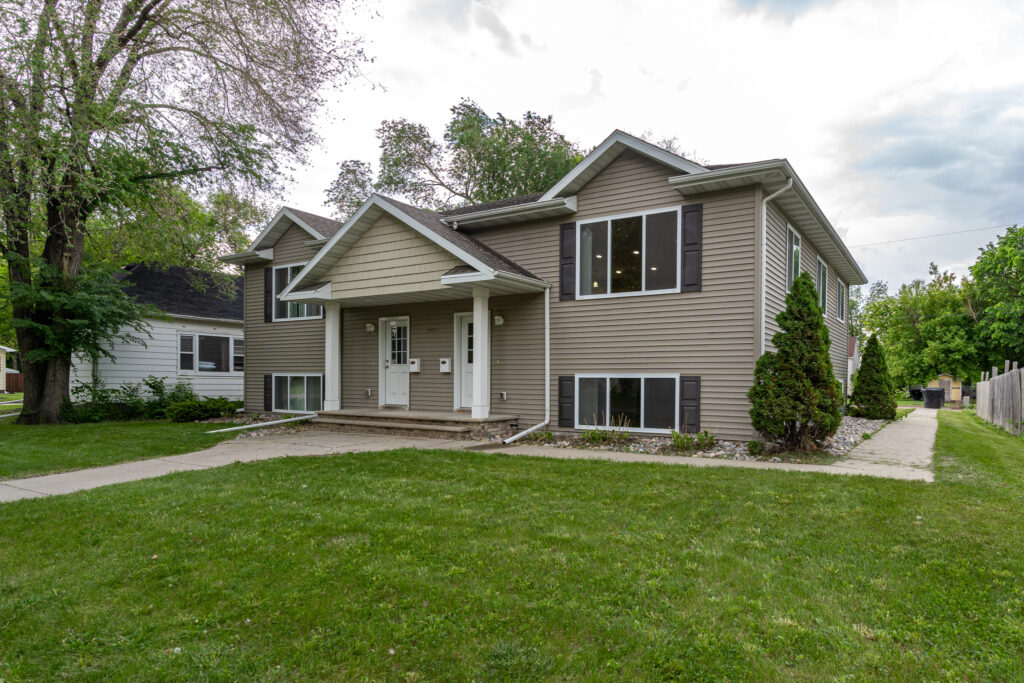 1905 1st Ave N, Grand Forks, ND 58203