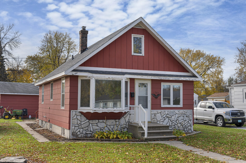 1701 9th Ave, Grand Forks, ND