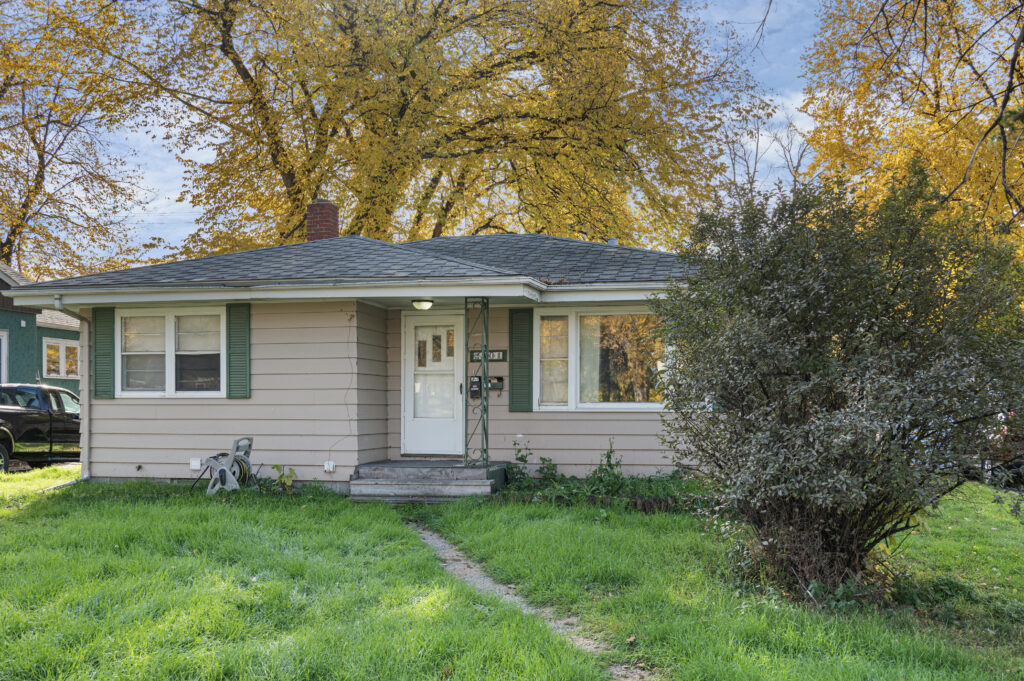 2201 University Ave #1, Grand Forks, ND 58203