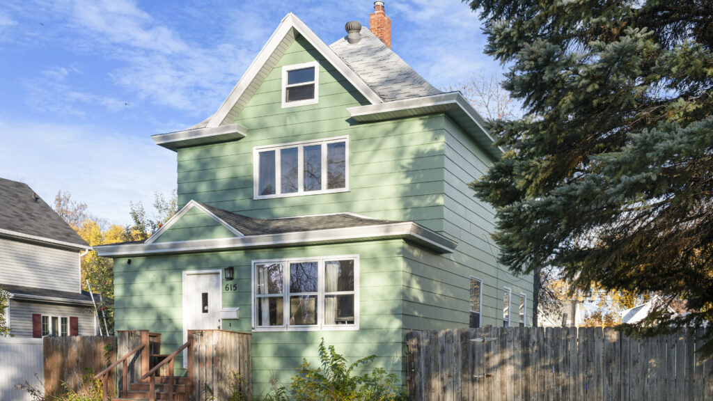 615 Cottonwood St, Grand Forks, ND