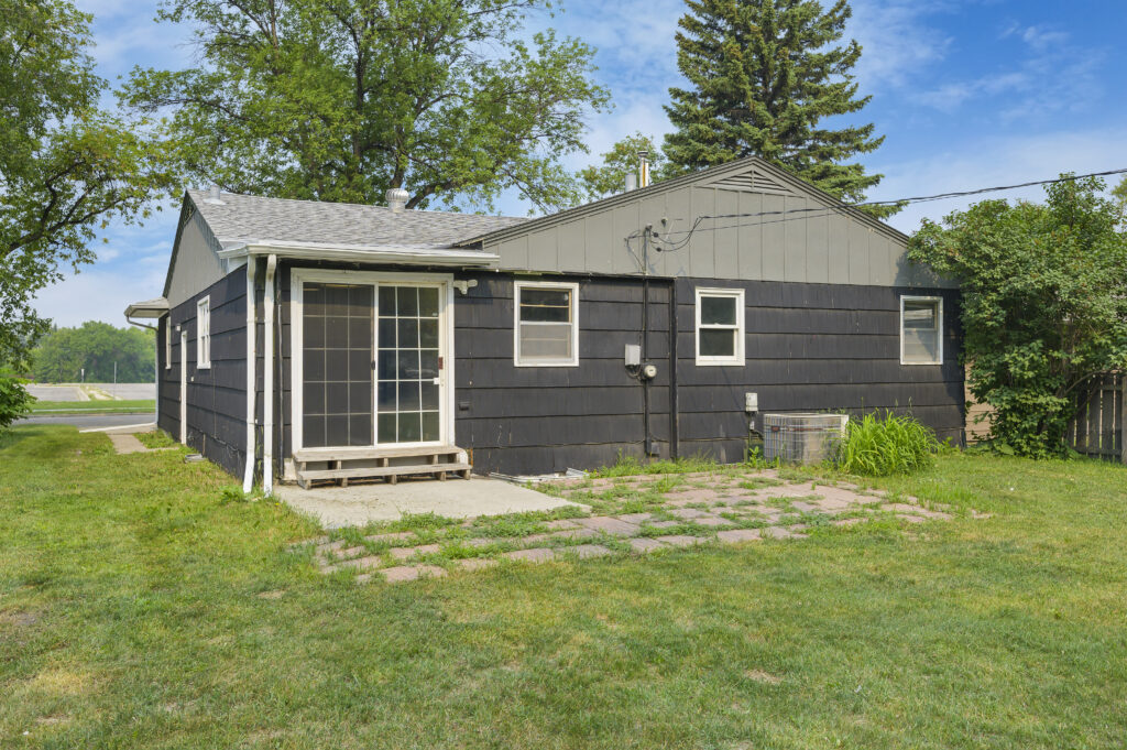 518 Princeton St, Grand Forks, ND 58203
