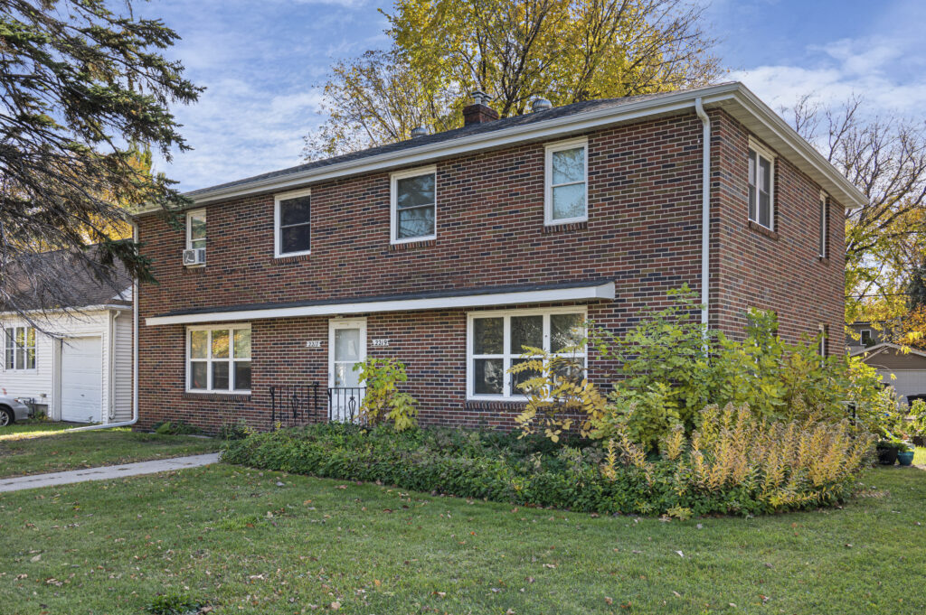 2219 University Ave, Grand Forks, ND 58203